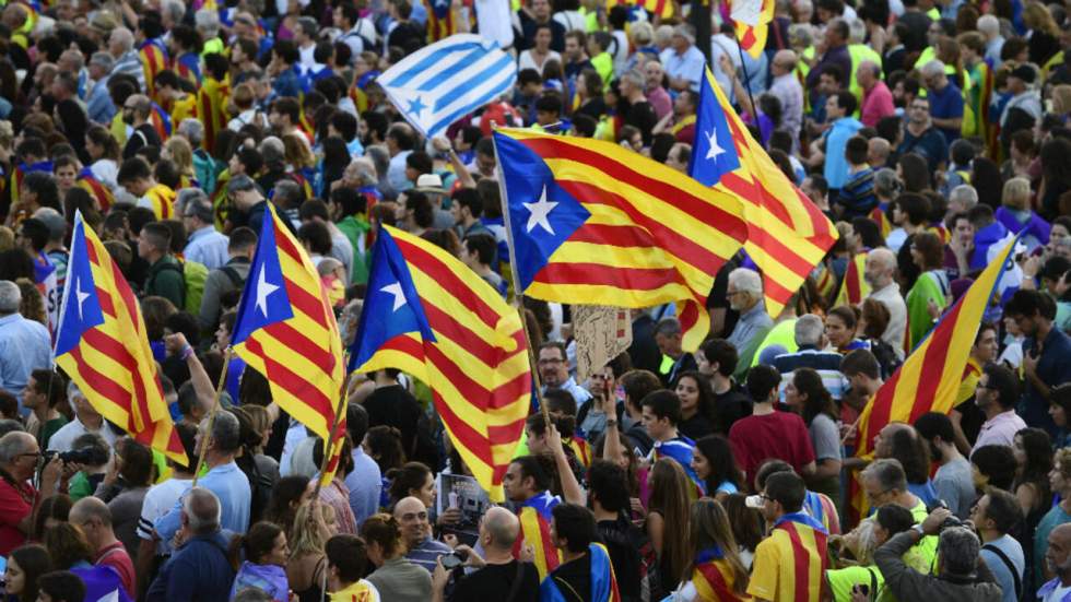 Catalogne : les indépendantistes décidés à passer outre l'interdiction du référendum