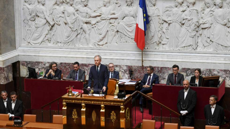 Les députés insoumis échouent à bannir le drapeau européen de l'Assemblée