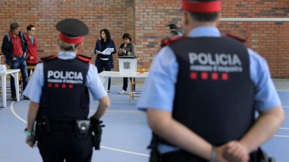 "Les mossos sont devenus des policiers politiques" : témoignage d’une officière catalane unioniste