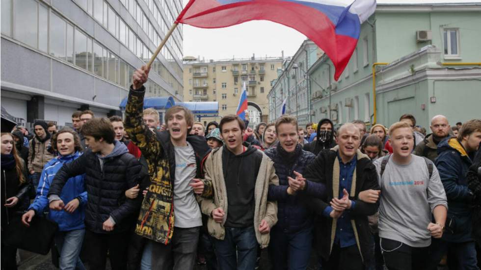 Russie : les partisans de Navalny manifestent contre Poutine le jour de ses 65 ans