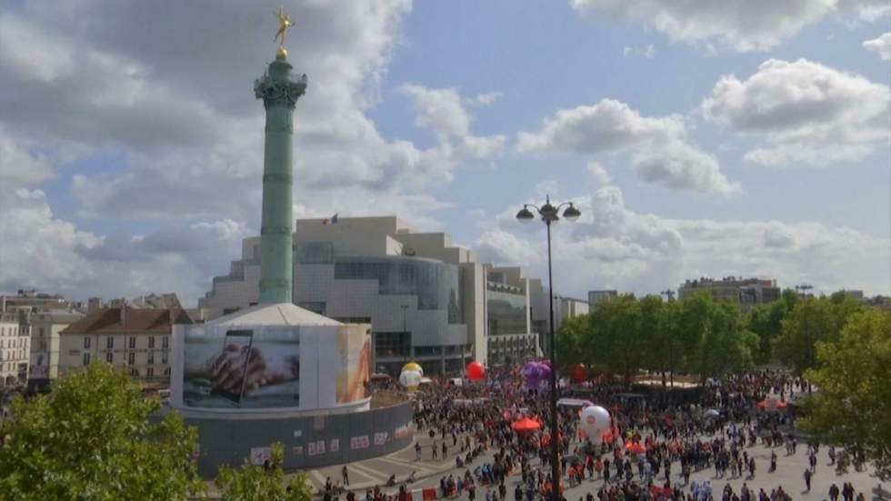 France : les fonctionnaires en grève pour protester contre la politique du gouvernement