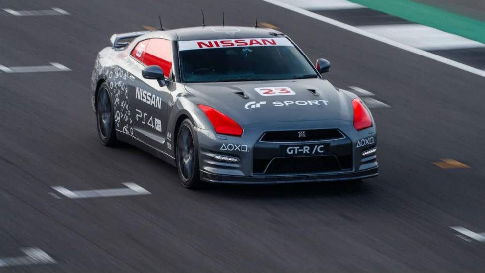 La Nissan GT-R pilotable avec une manette de PS4 est la voiture télécommandée rêvée par tous les joueurs de Gran Turismo