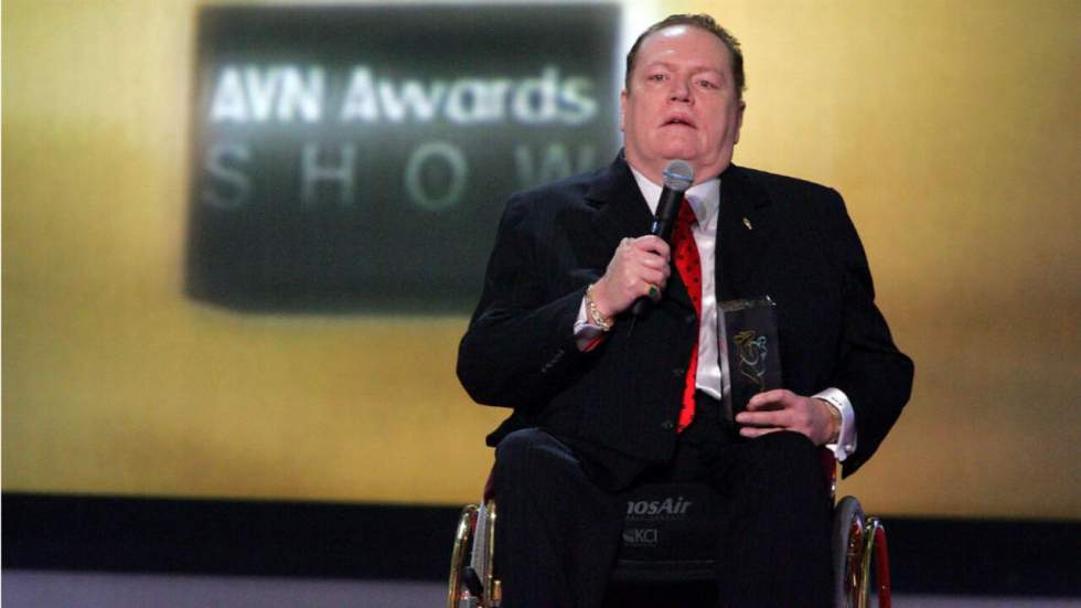 Larry Flynt, le fondateur du magazine Hustler, offre 10 millions de dollars pour destituer Trump