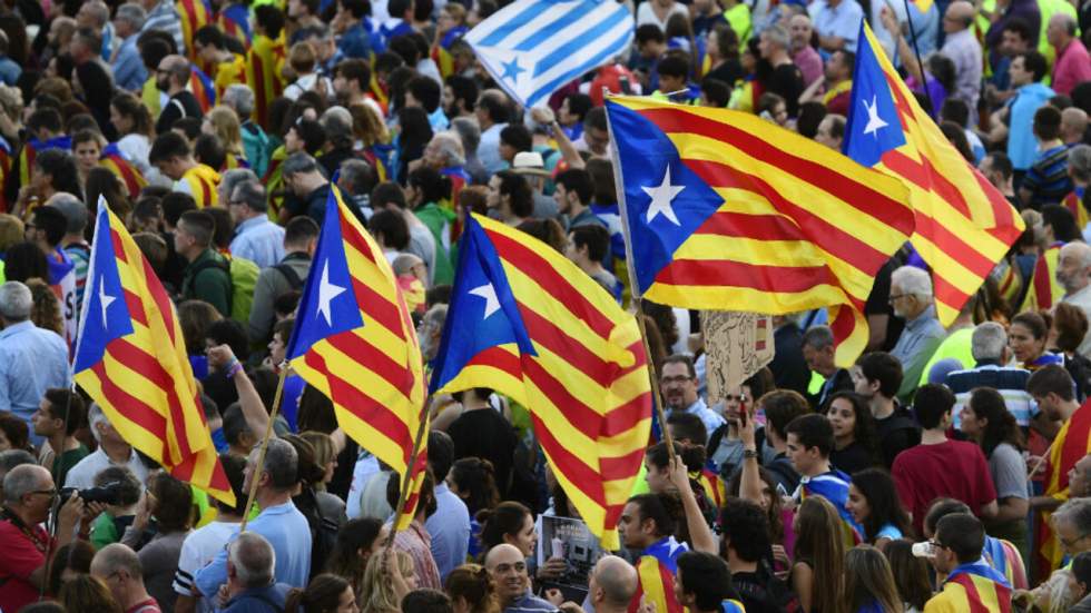 Indépendance de la Catalogne : Madrid et Barcelone temporisent