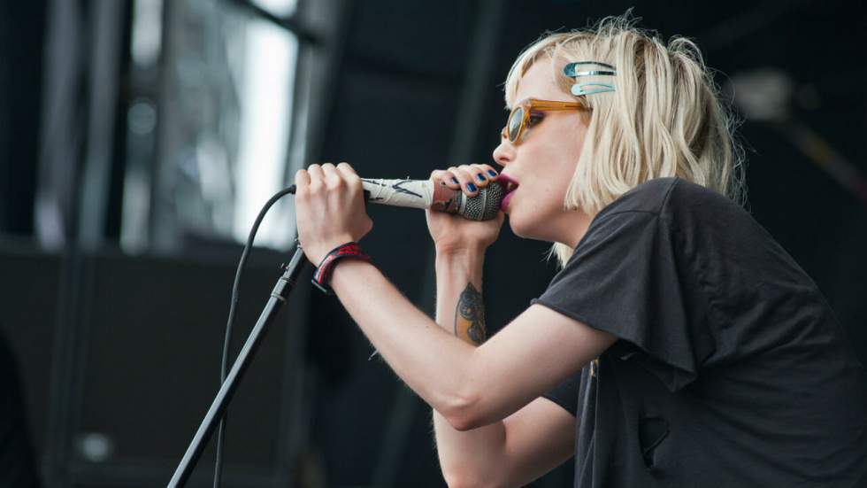 La chanteuse de Crystal Castles dénonce les agressions sexuelles de son ancien partenaire de scène