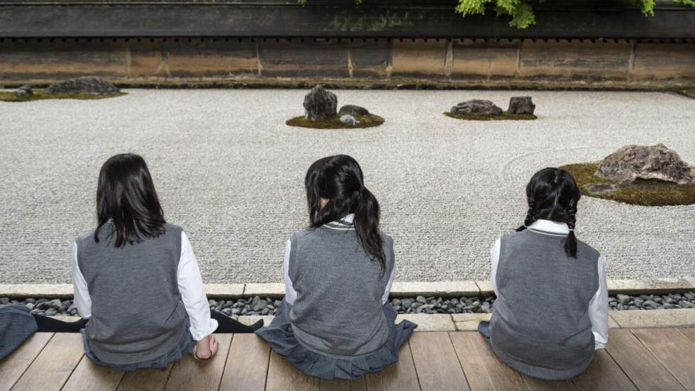 Une école japonaise a forcé une étudiante à teindre en noir ses cheveux naturellement châtains Une école japonaise a forcé une étudiante à teindre en noir ses cheveux naturellement châtains
