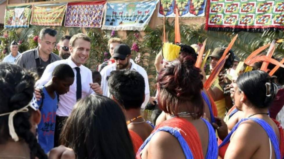 Macron en Guyane : "La République ne cède pas aux gens en cagoule"