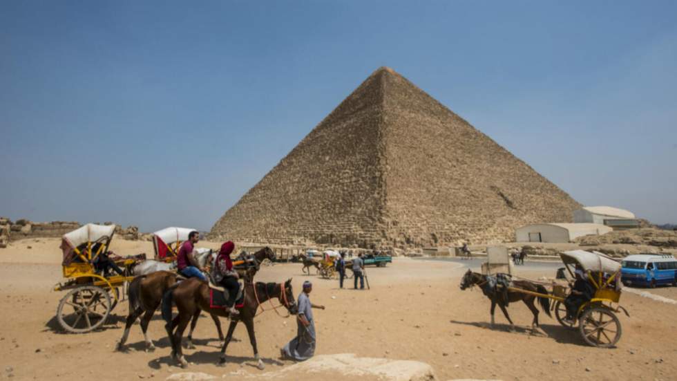 L'annonce de la découverte d'une cavité dans la pyramide de Kheops critiquée par des archéologues