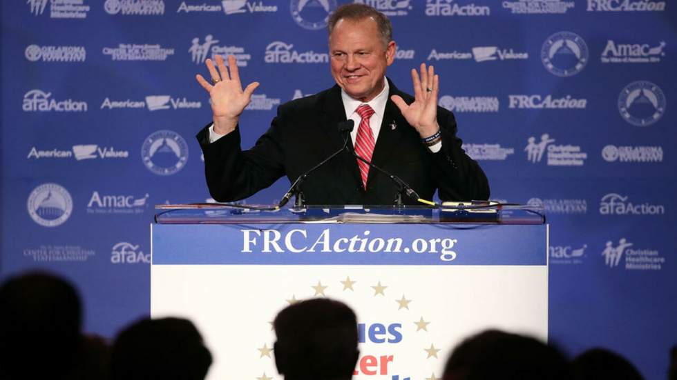 États-Unis : Roy Moore, candidat républicain accusé d'attouchements, lâché par son parti