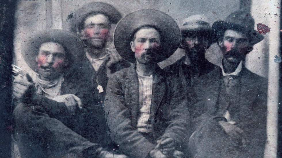 Une photo de Billy the Kid et de Pat Garrett retrouvée dans une brocante pourrait valoir des millions de dollars Une photo de Billy the Kid et de Pat Garrett retrouvée dans une brocante pourrait valoir des millions de dollars