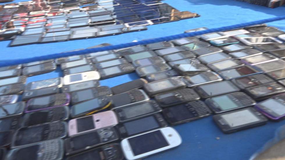 Vidéos : les smartphones recyclés au Ghana