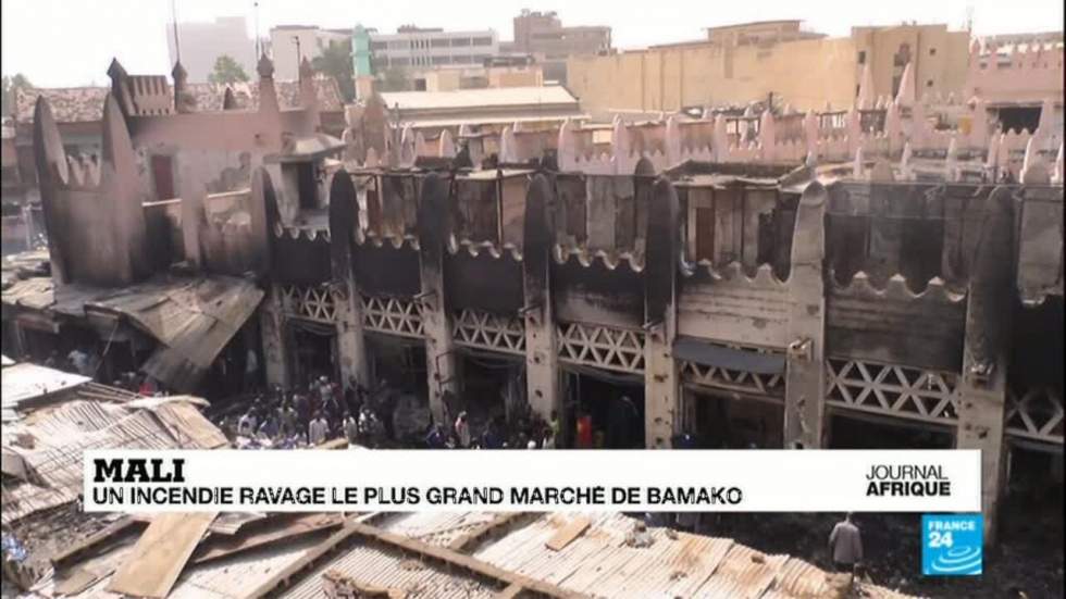 Mali : 160 pompiers tentent de sauver le marché de Bamako Mali : 160 pompiers tentent de sauver le marché de Bamako