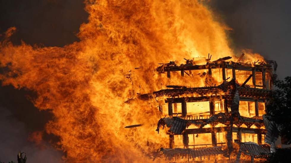 La plus haute pagode d'Asie a été réduite en cendres La plus haute pagode d'Asie a été réduite en cendres