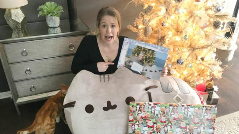 Bill Gates a encore frappé au Secret Santa de Reddit : cette fois, avec un Pusheen géant