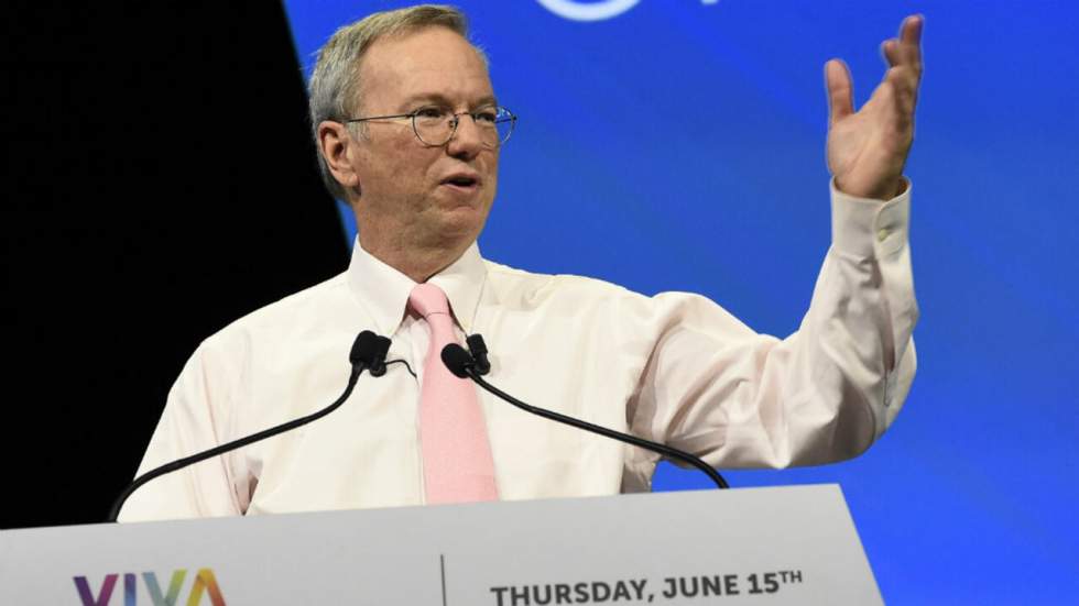 Eric Schmidt, le président d'Alphabet, maison-mère de Google, quitte ses fonctions Eric Schmidt, le président d'Alphabet, maison-mère de Google, quitte ses fonctions