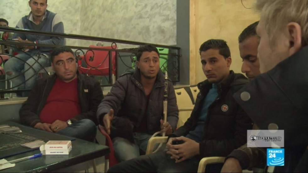 Sept ans après la révolution, les jeunes Tunisiens rêvent de fuir leur pays Sept ans après la révolution, les jeunes Tunisiens rêvent de fuir leur pays