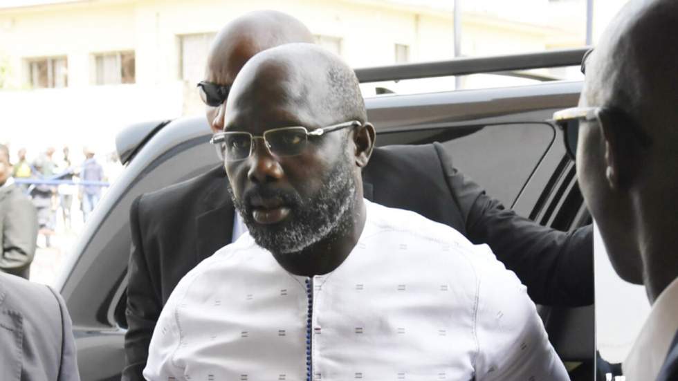 Liberia : la star du football George Weah prête serment comme président