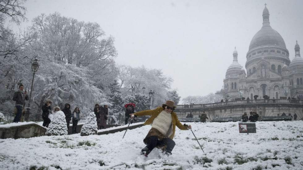 En images : Paris et sa banlieue paralysées par la neige