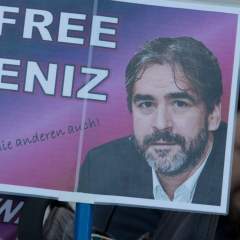 Journaliste en prison : Deniz Yücel, symbole de la discorde entre Berlin et Ankara Journaliste en prison : Deniz Yücel, symbole de la discorde entre Berlin et Ankara