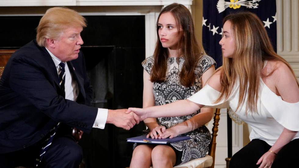 Fusillade en Floride : Donald Trump envisage le port d'arme pour les enseignants Fusillade en Floride : Donald Trump envisage le port d'arme pour les enseignants