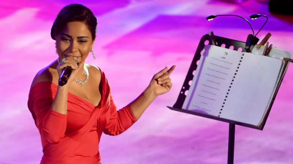 Égypte : une chanteuse condamnée à 6 mois de prison pour une blague sur le Nil