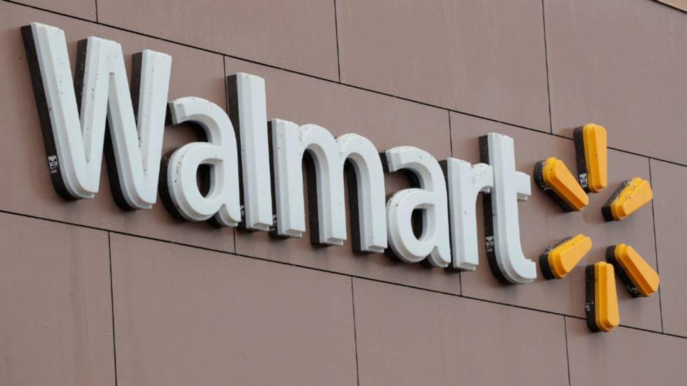 Fusillade en Floride : Walmart va restreindre sa vente d'armes dans ses magasins