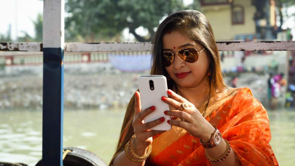En Inde, les femmes se font (aussi) harceler sur leur téléphone mobile En Inde, les femmes se font (aussi) harceler sur leur téléphone mobile