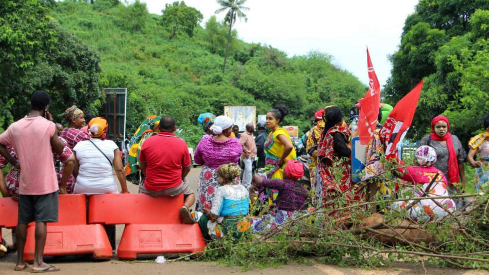 Mayotte : poursuite du blocage de l'île malgré un accord de principe