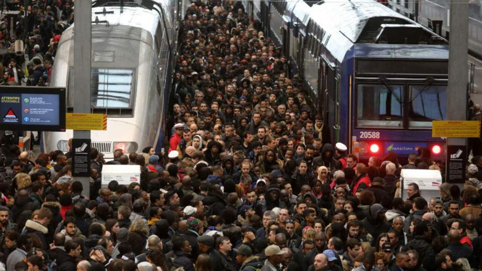 Grèves : retour temporaire à la normale à la SNCF, le conflit empire à Air France