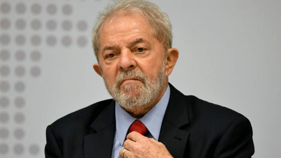 Brésil : l'ex-président Lula ne s'est pas rendu à la justice avant la fin du délai imposé