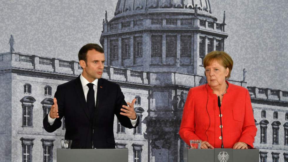 À Berlin, Macron tente de relancer ses projets européens face aux réticences de Merkel