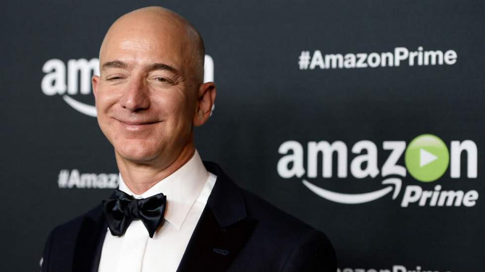 En 2017, Jeff Bezos pesait 1,2 million de fois le salaire moyen d'un employé d'Amazon En 2017, Jeff Bezos pesait 1,2 million de fois le salaire moyen d'un employé d'Amazon