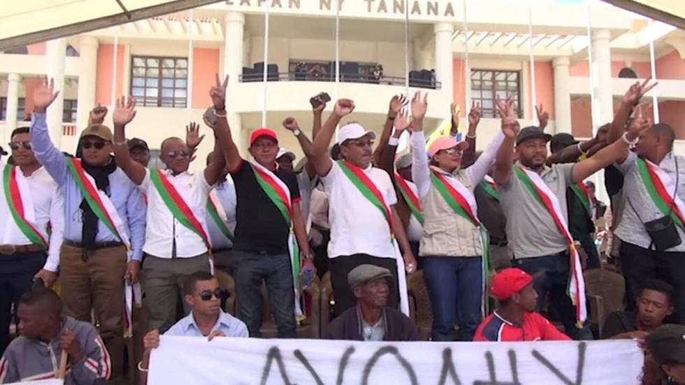 Tensions à Madagascar : l'opposition demande la destitution du président