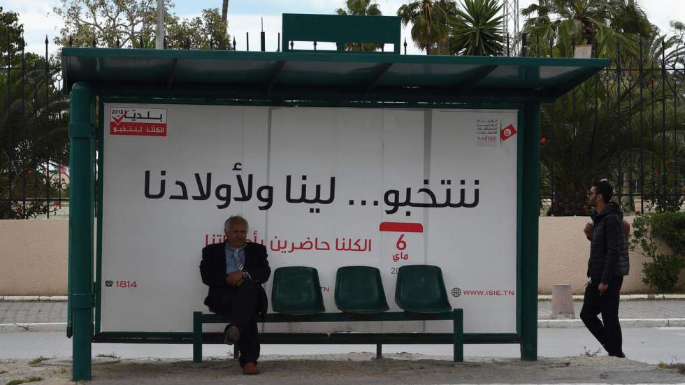 Les Tunisiens boudent les urnes pour les premières municipales libres du pays