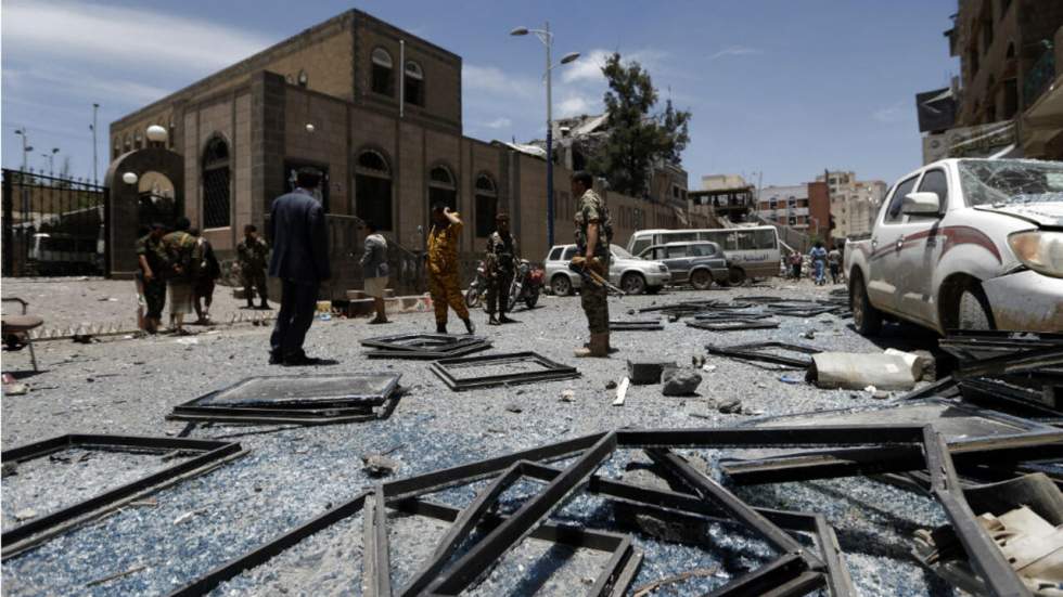 Yémen : un raid aérien à Sanaa vise un bâtiment officiel occupé par les Houthis Yémen : un raid aérien à Sanaa vise un bâtiment officiel occupé par les Houthis