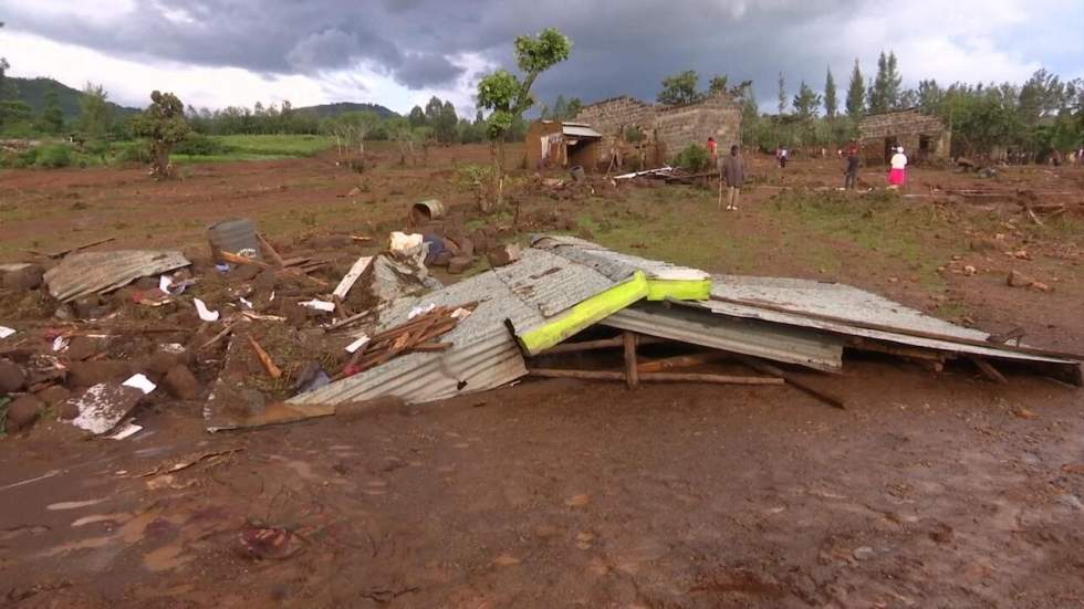 Rupture d'un barrage au Kenya, des dizaines de morts et deux villages emportés par les eaux