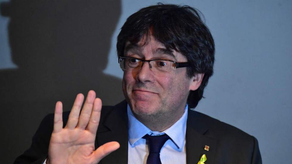 Carles Puigdemont renonce à la présidence catalane et désigne un successeur