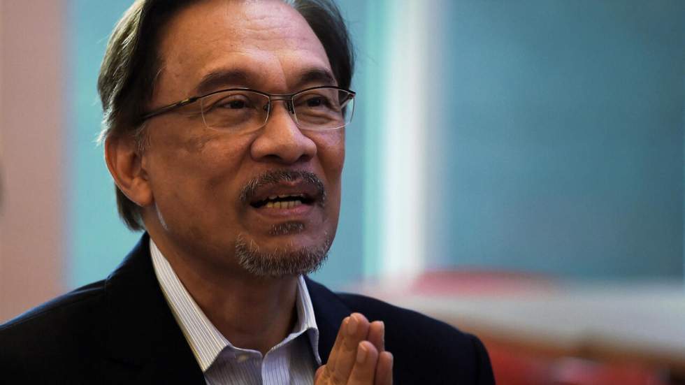 Le roi de Malaisie grâcie l'opposant Anwar Ibrahim, en vue de lui confier les rênes du gouvernement