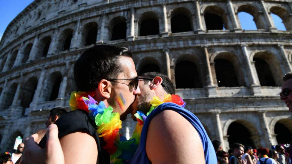 Une Gay Pride à Rome après qu'un ministre nie l'existence des familles homoparentales Une Gay Pride à Rome après qu'un ministre nie l'existence des familles homoparentales