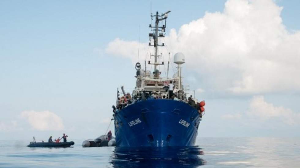 Le navire humanitaire Lifeline accoste au port de La Valette, à Malte