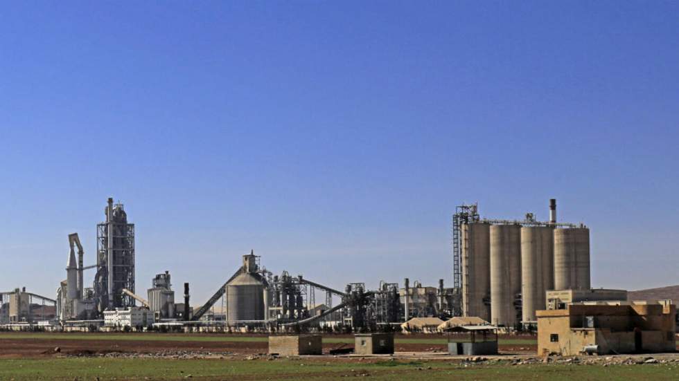 Lafarge mis en examen pour "complicité de crimes contre l'humanité" en Syrie