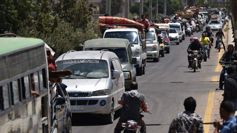 Syrie : l'évacuation de combattants rebelles de la ville de Deraa est en cours