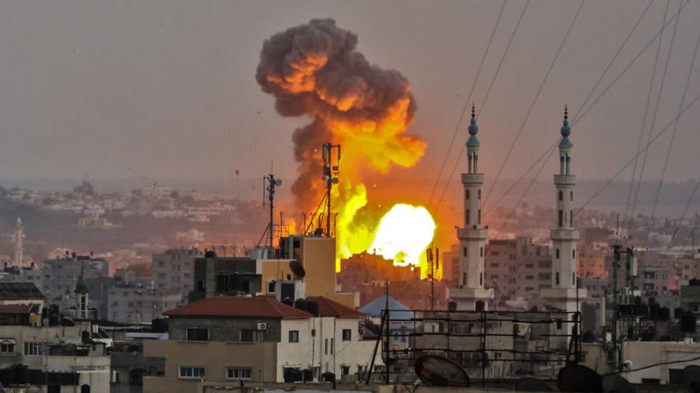 Israël bombarde massivement Gaza, l'ONU appelle à éviter la guerre