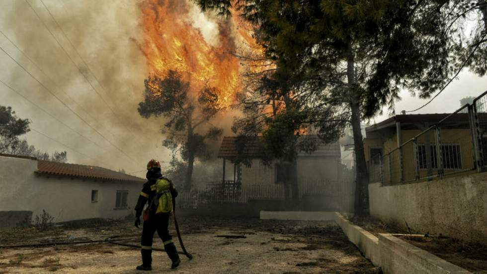 Grèce : des dizaines de morts dans de violents incendies autour d'Athènes Grèce : des dizaines de morts dans de violents incendies autour d'Athènes