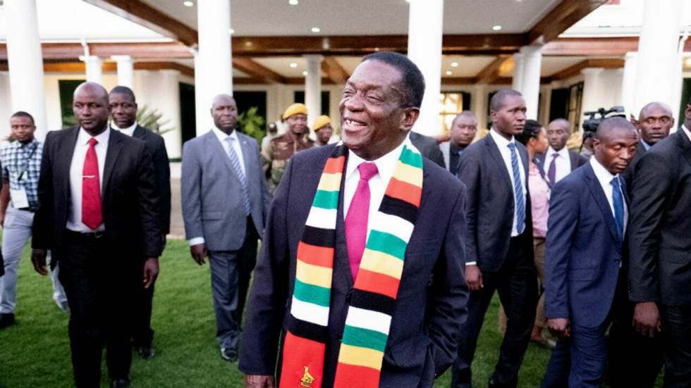 Au Zimbabwe, les opposants arrêtés attendent en prison, le président tente l'apaisement