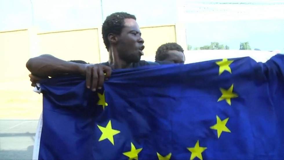 Frontière Maroc - Espagne : plus de 100 migrants entrent de force à Ceuta