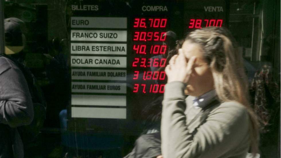 Argentine : la banque centrale intervient et fait chuter davantage le peso Argentine : la banque centrale intervient et fait chuter davantage le peso