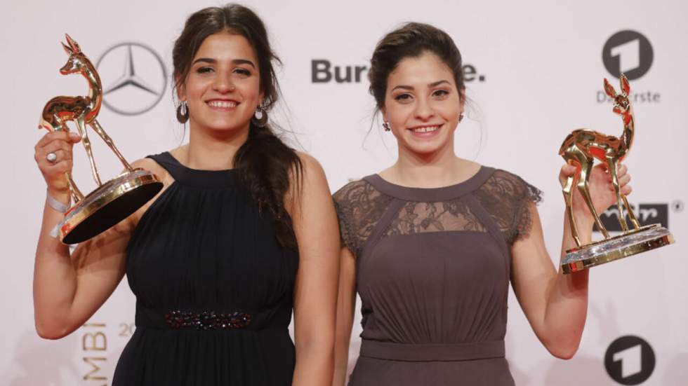 Grèce : la célèbre réfugiée syrienne Sarah Mardini inculpée pour aide à l'immigration irrégulière Grèce : la célèbre réfugiée syrienne Sarah Mardini inculpée pour aide à l'immigration irrégulière
