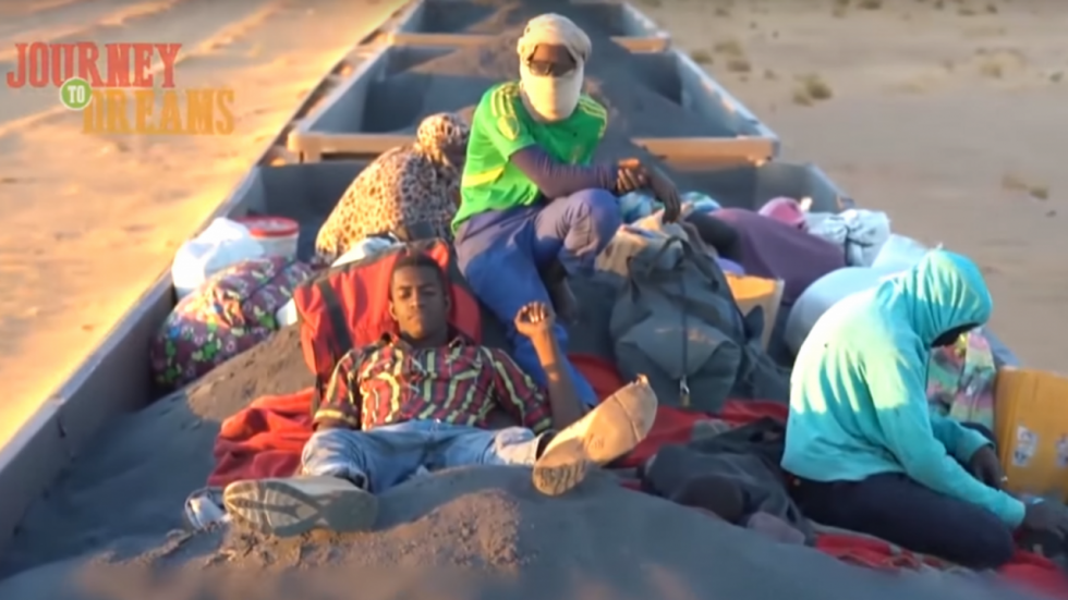 Voyage inoubliable sur le train du désert en Mauritanie et 300 kilomètres pour les plages de Tunisie