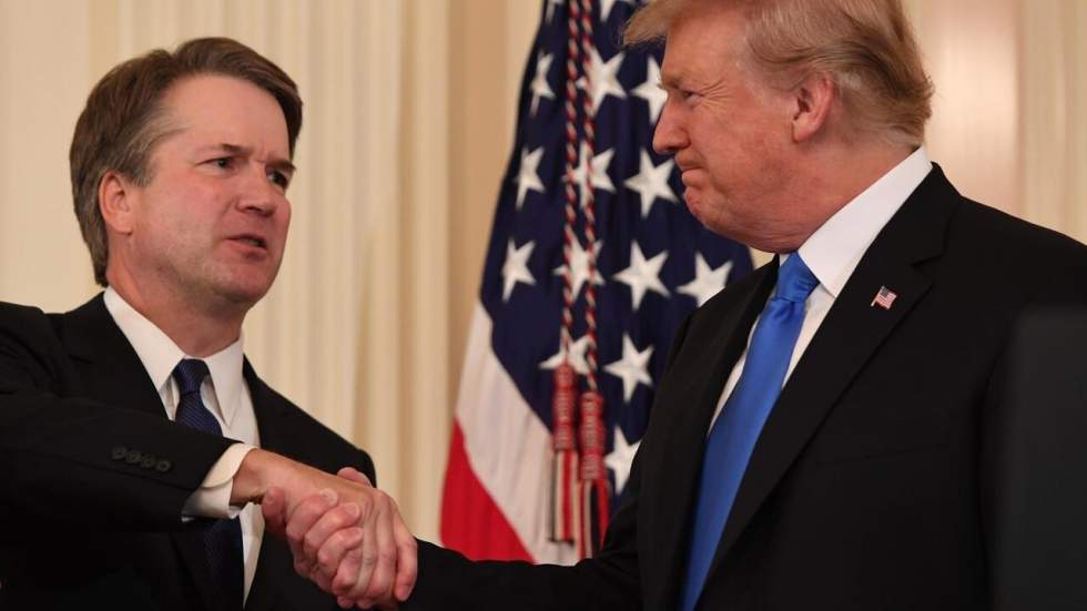 Donald Trump solidaire de son candidat à la Cour suprême accusé d'agression sexuelle Donald Trump solidaire de son candidat à la Cour suprême accusé d'agression sexuelle